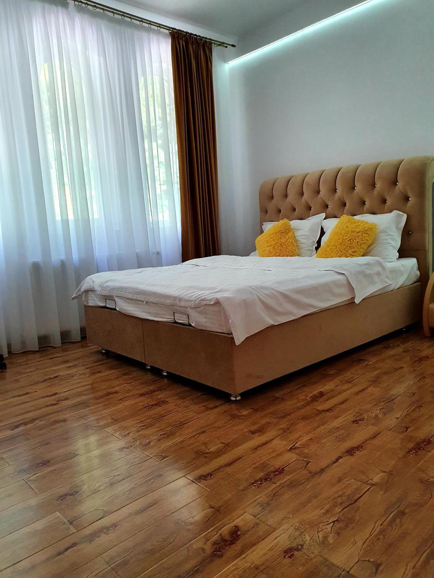 Laura Apartments Синая Номер фото