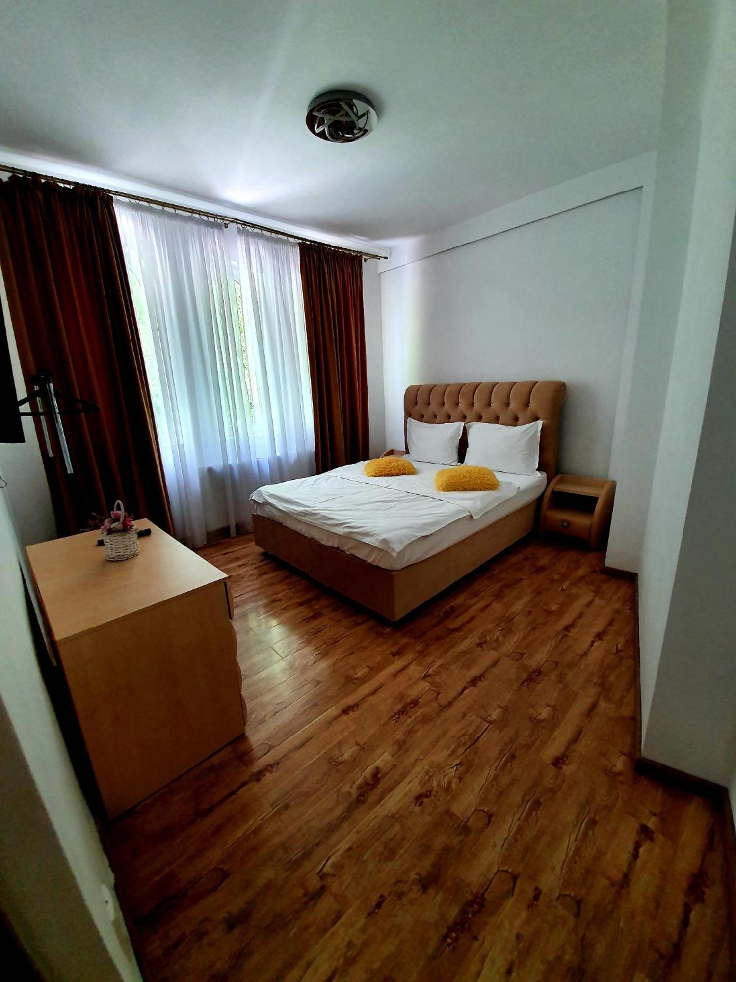 Laura Apartments Синая Экстерьер фото